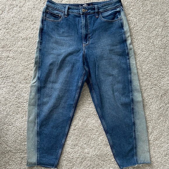 HOLLISTER Ultra High-Rise Vintage Relaxed Mom Jeans - Picture 2 of 7